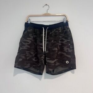 Vuori Kore Men's Shorts 5" Inseam Lined Size M